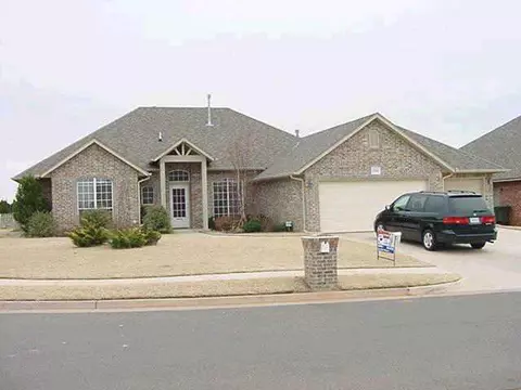1908 Lancaster Dr, Edmond, OK 73003 photo 1