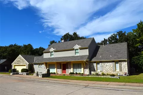 503 Hunters Ct, Edmond, OK 73034