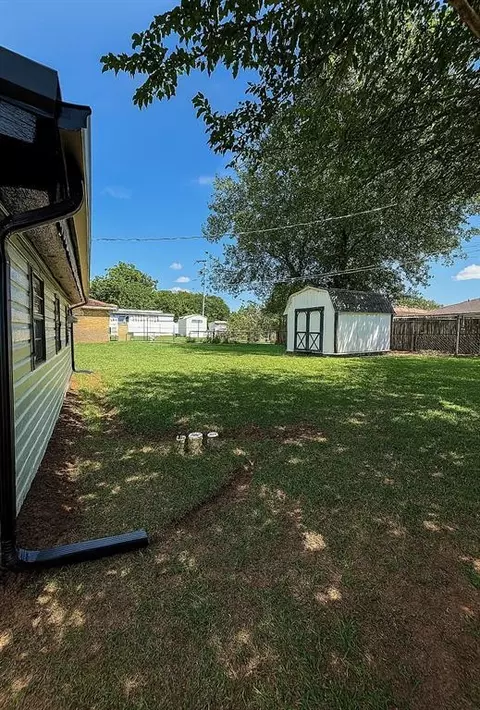 Exterior - Undisclosed, Moore, OK 73160 photo 3 of 4