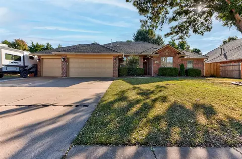 900 Woodhollow Trl, Edmond, OK 73012