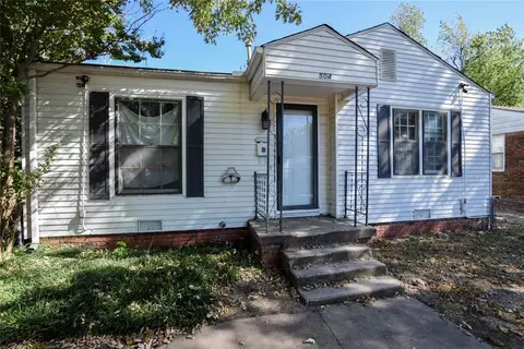 504 E Rickenbacker Dr, Midwest City, OK 73110