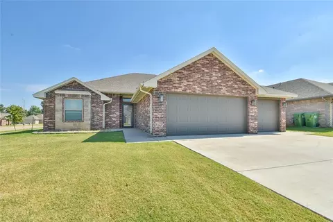 4537 Desert Spring Ct, Yukon, OK 73099