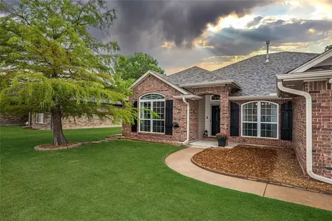10216 Cheshire Ct, Yukon, OK 73099