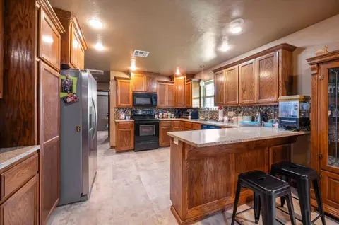 Kitchen - 4200 S Methodist Rd, Hinton, OK 73047 photo 1 of 4