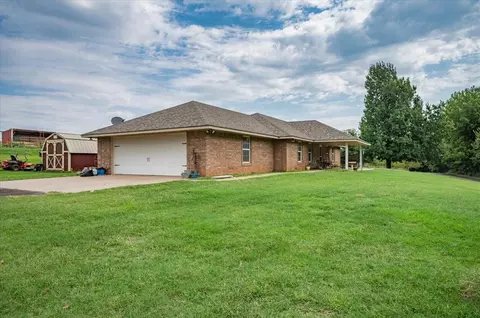 Exterior - 4200 S Methodist Rd, Hinton, OK 73047 photo 4 of 4