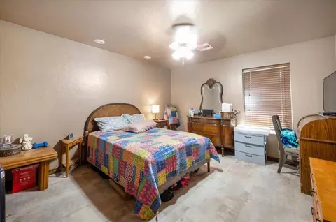Bedroom - 4200 S Methodist Rd, Hinton, OK 73047 photo 1 of 3