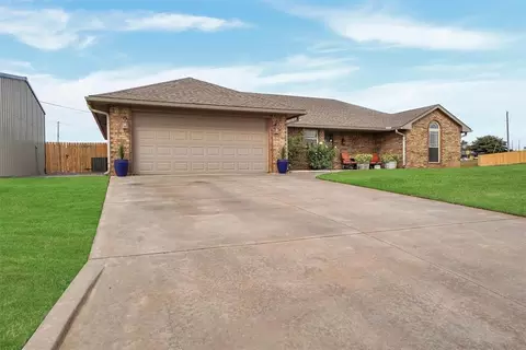 121 Ranch Rd, Elk City, OK 73644