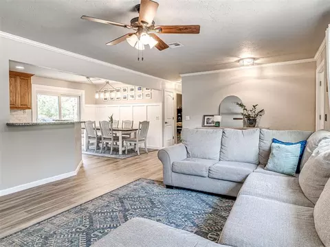 Living - 2 Timber Oaks Rd, Mcloud, OK 74851 photo 6 of 6