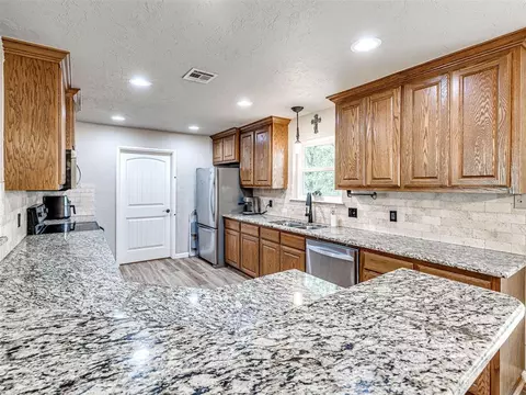 Kitchen - 2 Timber Oaks Rd, Mcloud, OK 74851 photo 1 of 4