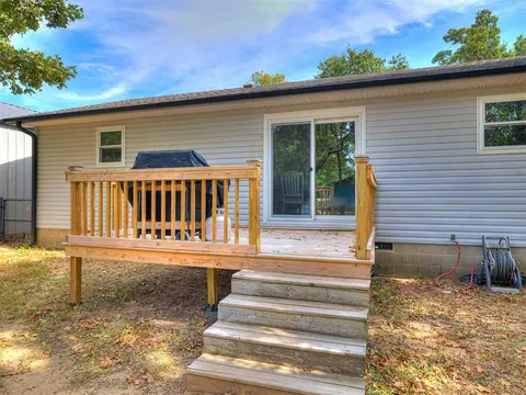 Exterior - 2 Timber Oaks Rd, Mcloud, OK 74851 photo 4 of 7