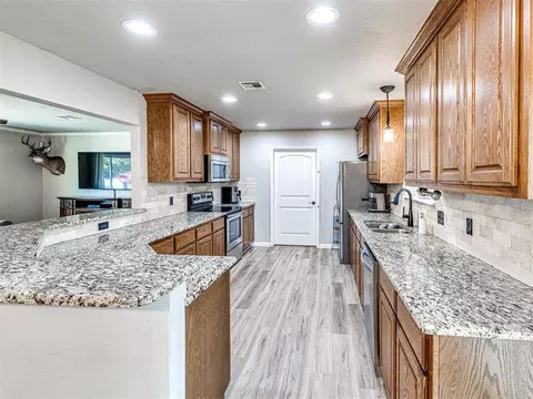 Kitchen - 2 Timber Oaks Rd, Mcloud, OK 74851 photo 2 of 4