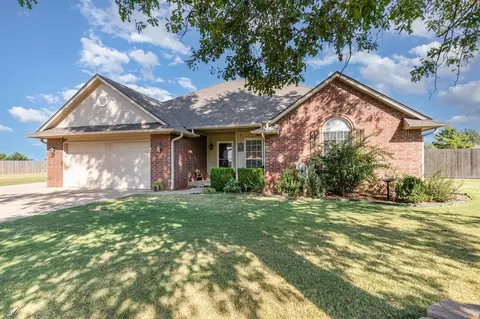 402 Quail Dr, Guthrie, OK 73044