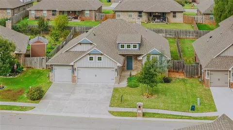 4925 Crater Lake Dr, Edmond, OK 73025