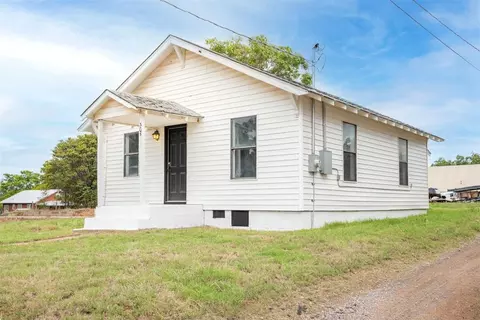 305 W Cedar Ave, Sayre, OK 73662