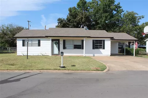 606 N Cedar Ave, Stroud, OK 74079