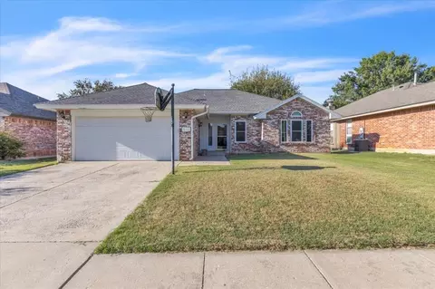 617 W Golden Eagle Dr, Norman, OK 73072
