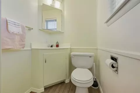 Bath - 514 N Bell Dr, Crescent, OK 73028 photo 5 of 5