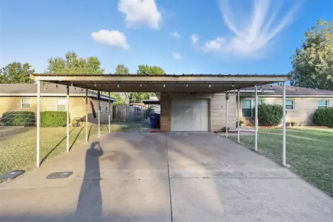 Other - 514 N Bell Dr, Crescent, OK 73028 photo 2 of 10