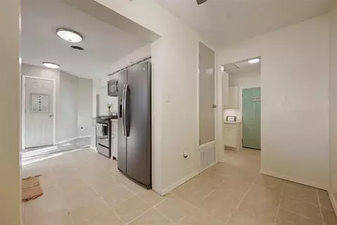 Entry Way - 514 N Bell Dr, Crescent, OK 73028 photo 1 of 1