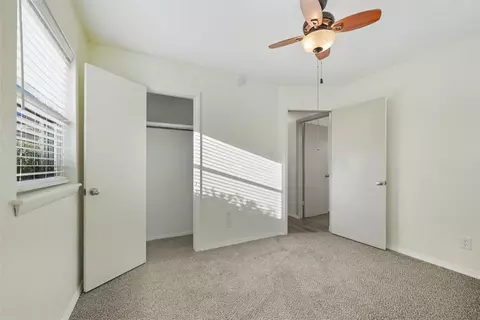 Bedroom - 514 N Bell Dr, Crescent, OK 73028 photo 4 of 7