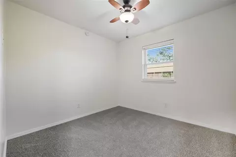 Bedroom - 514 N Bell Dr, Crescent, OK 73028 photo 1 of 7