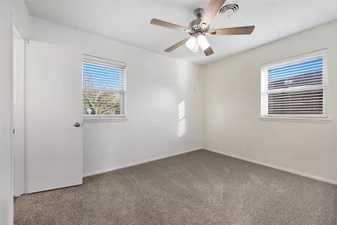 Bedroom - 514 N Bell Dr, Crescent, OK 73028 photo 5 of 7