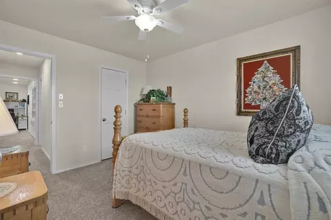Bedroom - 201 Paseo De Vida Loop, Altus, OK 73521 photo 7 of 7