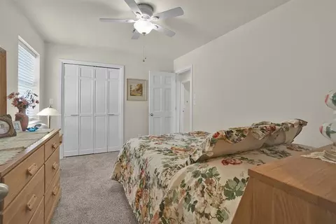 Bedroom - 201 Paseo De Vida Loop, Altus, OK 73521 photo 5 of 7