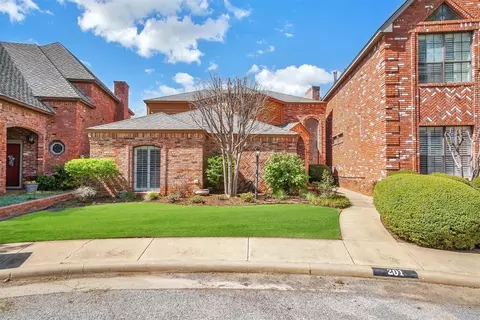 Exterior - 201 Paseo De Vida Loop, Altus, OK 73521 photo 2 of 4