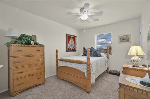 Bedroom - 201 Paseo De Vida Loop, Altus, OK 73521 photo 6 of 7