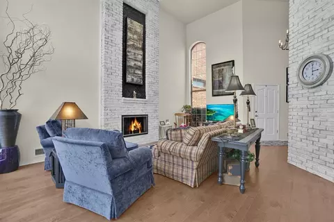 Living - 201 Paseo De Vida Loop, Altus, OK 73521 photo 3 of 5