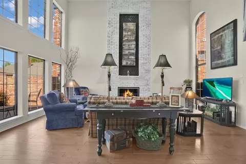 Living - 201 Paseo De Vida Loop, Altus, OK 73521 photo 2 of 5