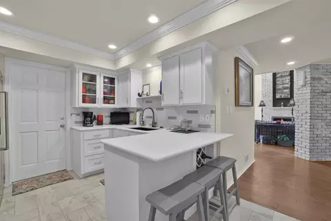 Kitchen - 201 Paseo De Vida Loop, Altus, OK 73521 photo 1 of 7