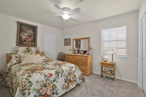 Bedroom - 201 Paseo De Vida Loop, Altus, OK 73521 photo 4 of 7