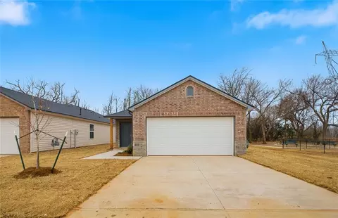 3301 Little Creek Dr, Mustang, OK 73064