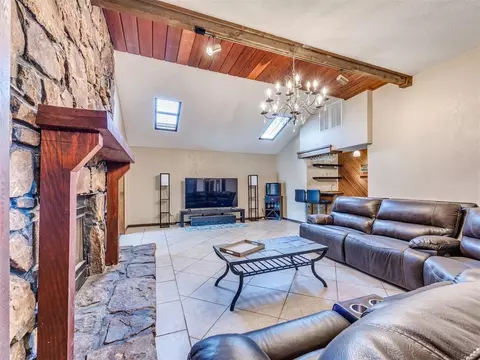 Living - 14045 Apache Dr, Edmond, OK 73013 photo 1 of 3