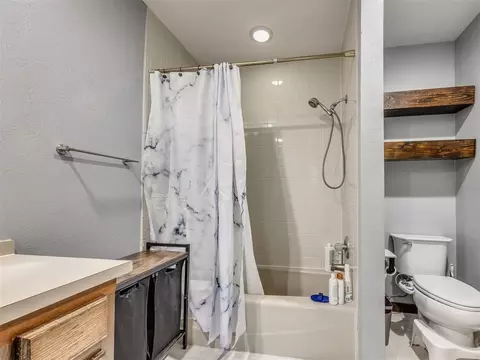 Bath - 14045 Apache Dr, Edmond, OK 73013 photo 7 of 7