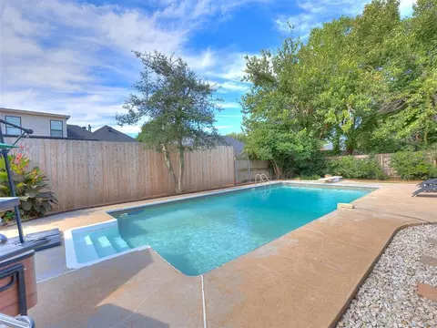 Exterior - 14045 Apache Dr, Edmond, OK 73013 photo 1 of 4