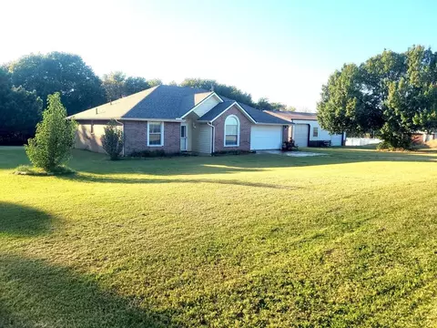 104 Camaron Dr, Shawnee, OK 74804
