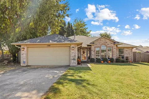 1100 Pruett Dr, Edmond, OK 73003