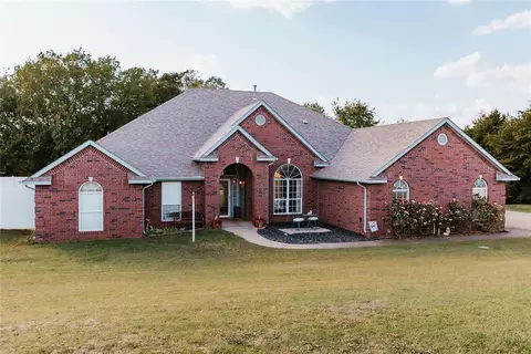 111 Key Dr, Wellston, OK 74881