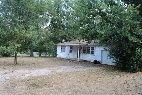 605 E Jennings St, Wynnewood, OK 73098