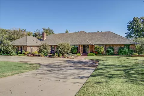 152 N Deer Creek Rd, Edmond, OK 73012