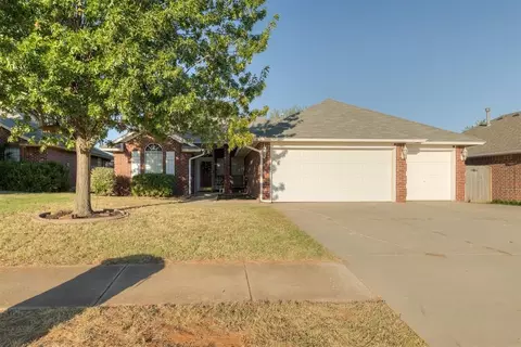 308 Eastview Dr, Yukon, OK 73099
