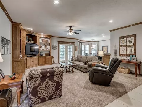 Living - 7 Loblolly Ln, Tuttle, OK 73089 photo 1 of 5