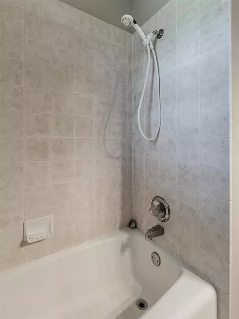 Bath - 7 Loblolly Ln, Tuttle, OK 73089 photo 7 of 7