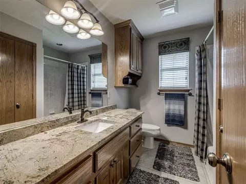 Bath - 7 Loblolly Ln, Tuttle, OK 73089 photo 5 of 7