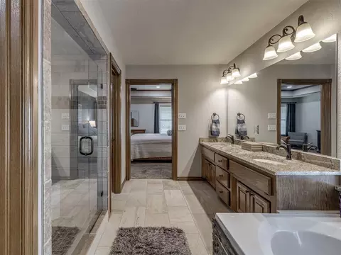 Bath - 7 Loblolly Ln, Tuttle, OK 73089 photo 4 of 7