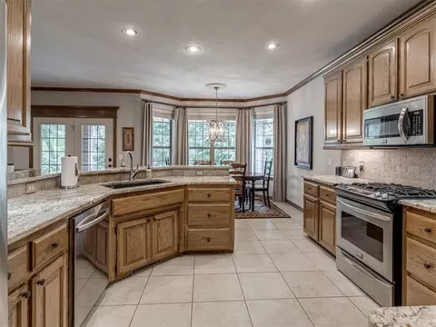 Kitchen - 7 Loblolly Ln, Tuttle, OK 73089 photo 2 of 4