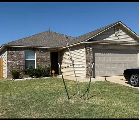 11821 Casey Dr, Yukon, OK 73099